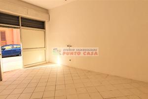 PACECO-Locali di diverse quadrature,da 25 a 130 mq