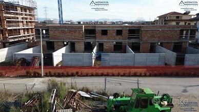 Ville in costruzione con piscina