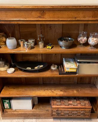 Libreria a giorno in legno massello stile rustico