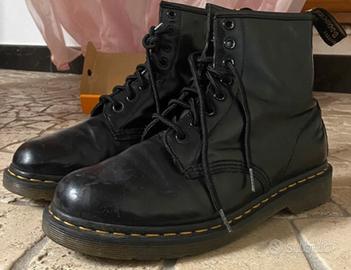 DR. MARTENS