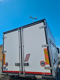 FURGONE FRIGO CON PORTA LATERALE  USO DEPOSITO