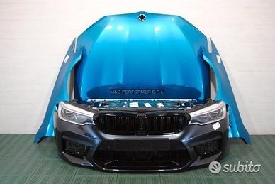 Bmw serie 5 f90 musata con fari led adattivi