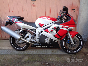 Yamaha r6 del 2001 tutta originale