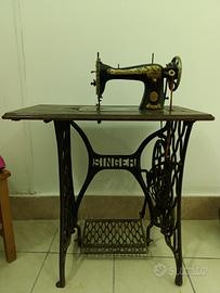 macchina per cucire Singer antica 