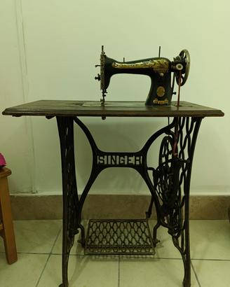 macchina per cucire Singer antica 