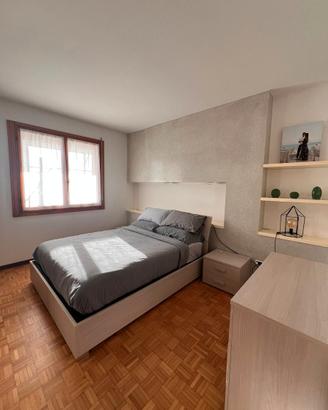 Camera con bagno privato in appartamento condiviso