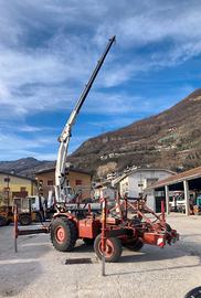 Macchina Operatrice con gru Cormach su trattore