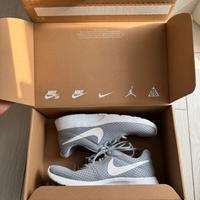 Nike Tanjun donna grigie