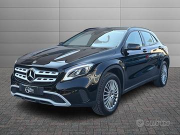 MERCEDES-BENZ GLA 180 Business