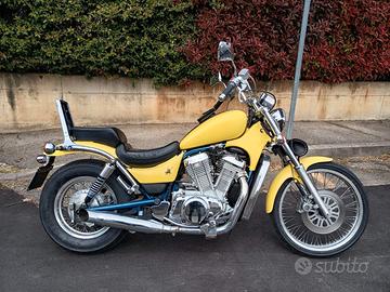 Suzuki intruder VS 800