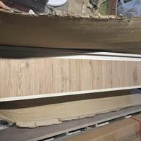 Mobile con dentro mensole