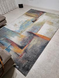 Tappeto di design con disegno geometrico astratto