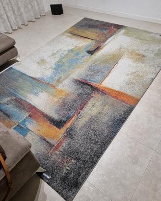 Tappeto di design con disegno geometrico astratto
