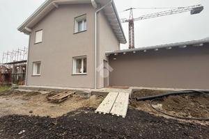 PORZIONE DI TRIFAMILIARE A BUDRIO