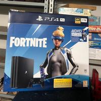 PS4  Pro 1 Tb Fortnite Edition con 2 Controller