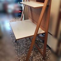 Scrivania a due ripiani