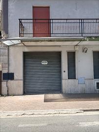 Magazzino convertibile in loc comm. Serre (SA)