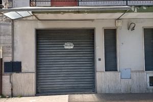 Magazzino convertibile in loc comm. Serre (SA)