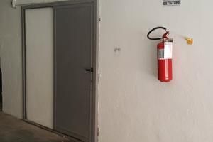 Magazzino in zona Piramide