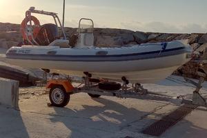 Gommone motore e carrello