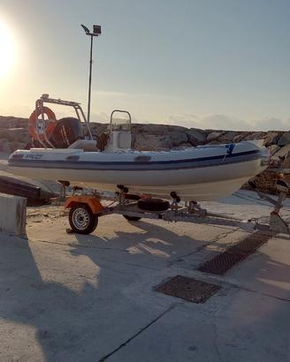 Gommone motore e carrello