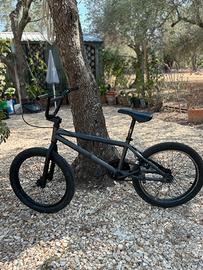 Bmx  bicicletta