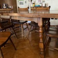 Tavolo in legno massello con 6 sedie