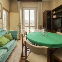 LUMINOSO APPARTAMENTO IN ZONA CENTRALE CON GARAGA