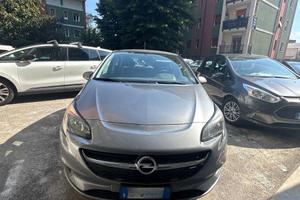 Opel Corsa 1.2 con 32.000km poco usata