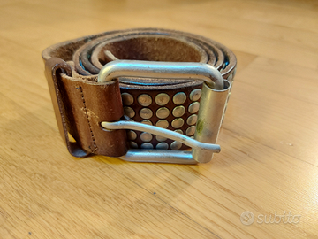 Cintura borchiata di vera pelle marrone