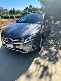 Mercedes-Benz GLA 200 GLA-X156 Business auto