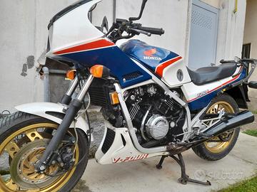 Honda VF 750 F