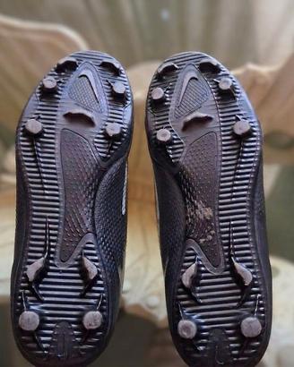 TITOLO: Scarpe da calcio Nike Phantom GT2 Academy