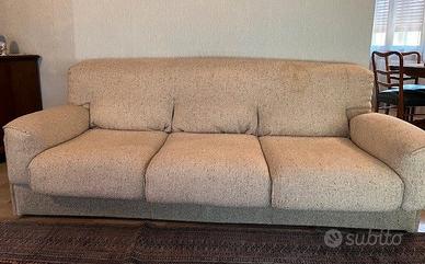 Divano 3 posti  + 2 poltrone col. chiaro, 1980