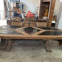 Tavolo con inserti in ardesia