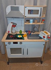 cucina giocattolo in legno
