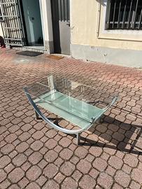 Tavolino in vetro basso