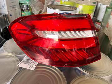 Fanale posteriore sx lato guida esterno