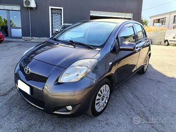 TOYOTA Yaris 1.3 5 porte Sol