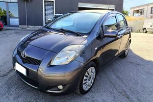TOYOTA Yaris 1.3 5 porte Sol