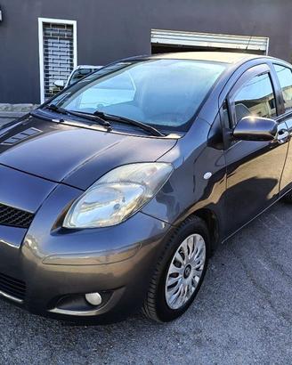 TOYOTA Yaris 1.3 5 porte Sol