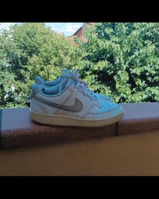 Scarpe Nike tg 38,5 bianco baffo grigio