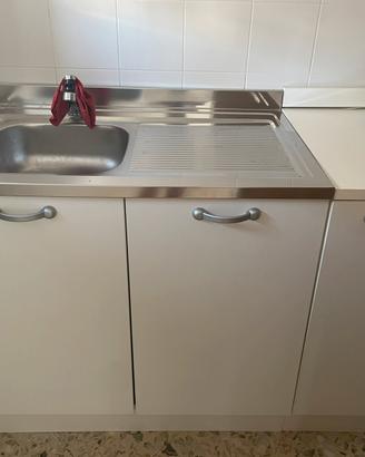 Mobile cucina con lavello