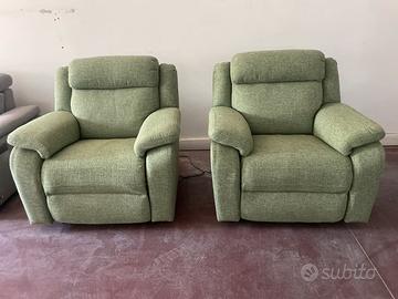 Divano 3 posti piu 2 poltrone relax elettriche