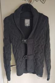 cardigan Bershka con alamari e toppe in ecopelle 