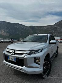 Mitsubishi L200 d.cab 2.3d Diamond 4wd 150cv Auto