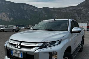 Mitsubishi L200 d.cab 2.3d Diamond 4wd 150cv Auto