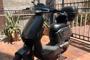 Scooter elettrico super soco