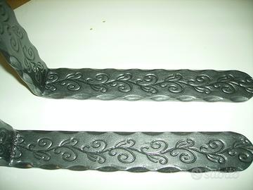 Sei porta mensole in ferro battuto e tre mensole