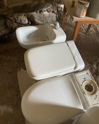 Sanitari bagno - 3 lavandini, 2 WC e 1  bidet